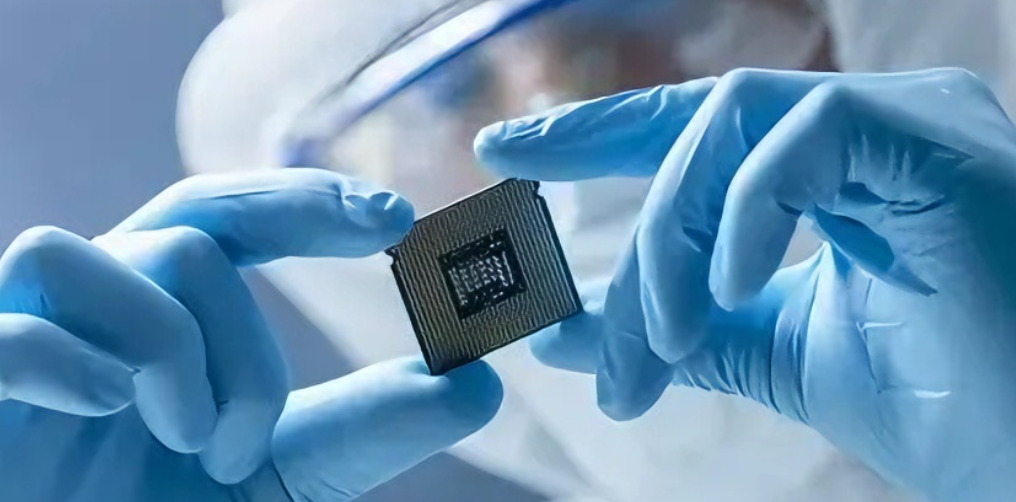 2025 年 12 月半导体行业核心动态综述